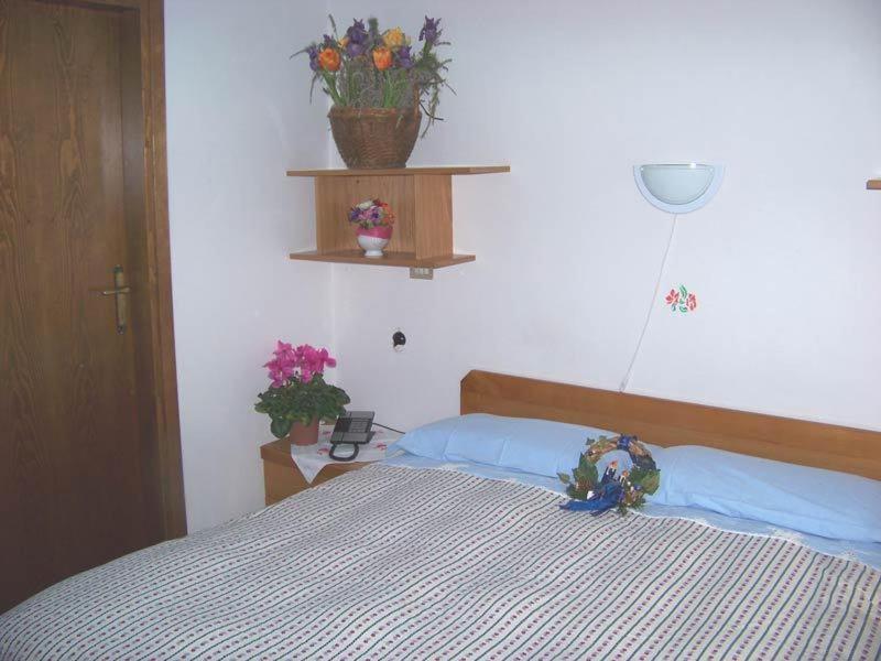 Garni Pecol Bed & Breakfast Fusine Bilik gambar